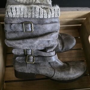 Nafise Gray Women's Boots with Buckle Detail